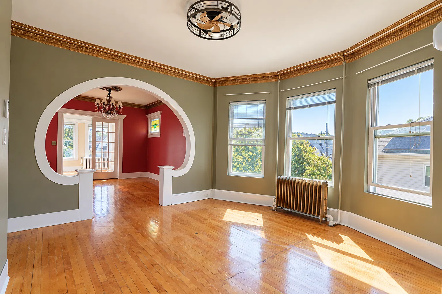 3 bed, 1.5 bath, 1200 sqft, $3,000 — Photo 1
