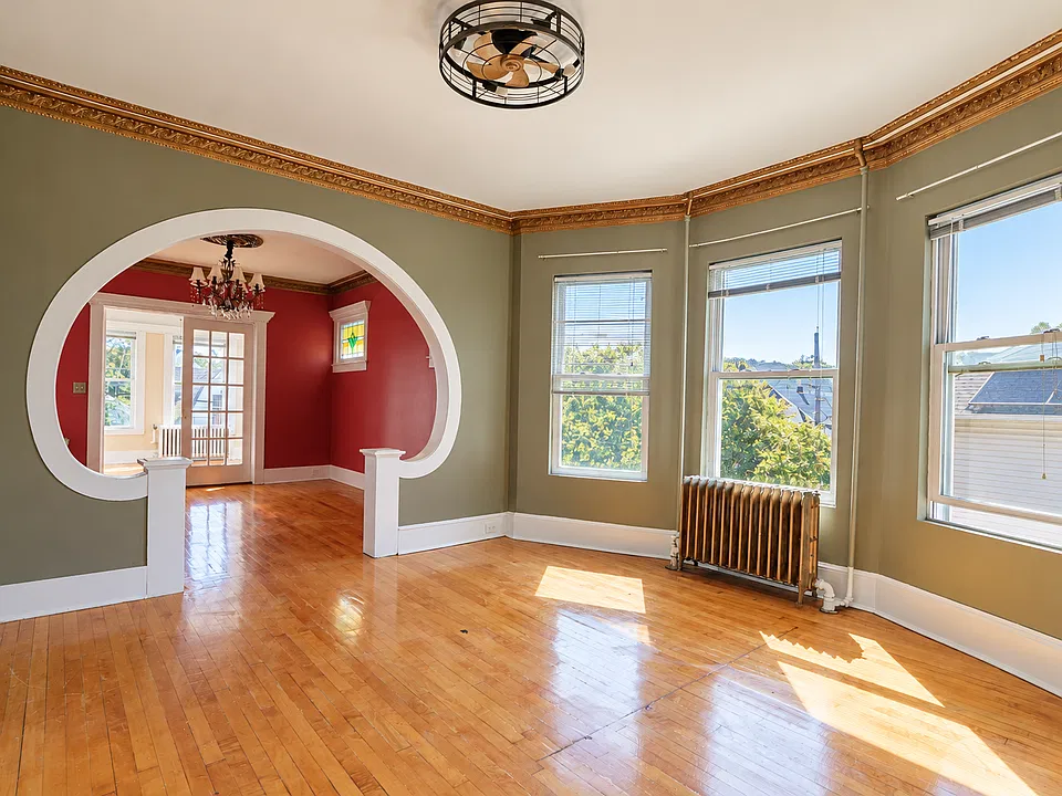 133 Dudley Ave #2