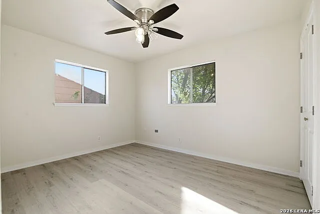 4606 Hollyspring Dr — Photo 12
