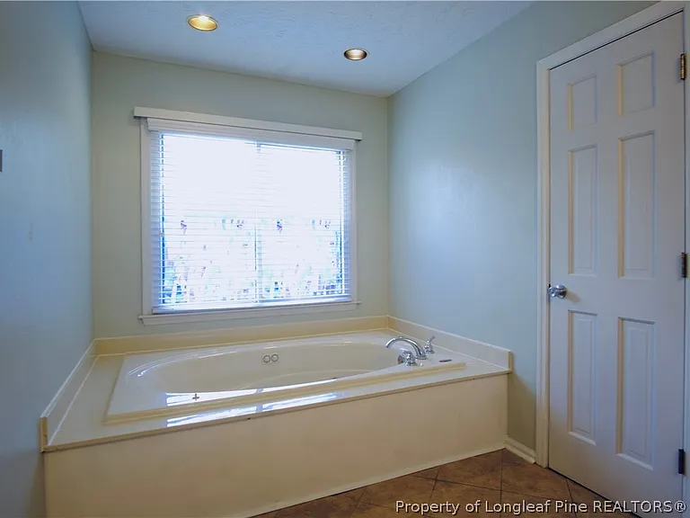 1987 Penrose Dr — Photo 18