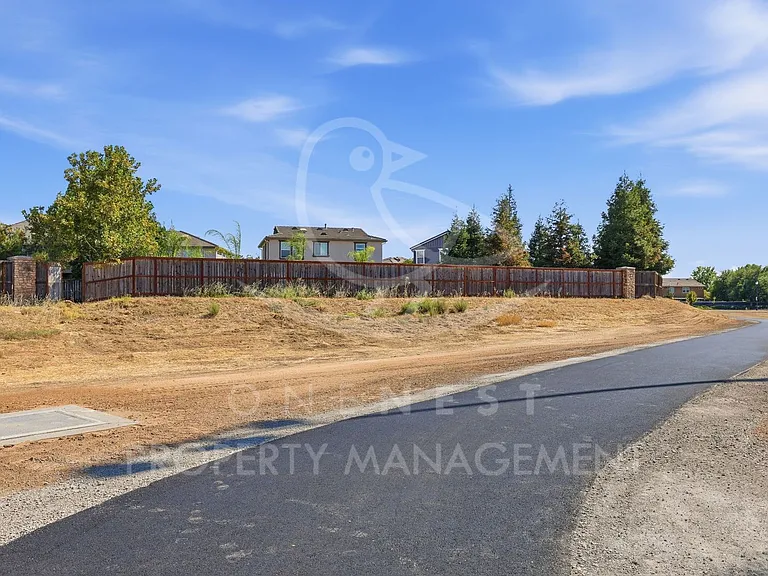 2708 Woodfield Way — Photo 43
