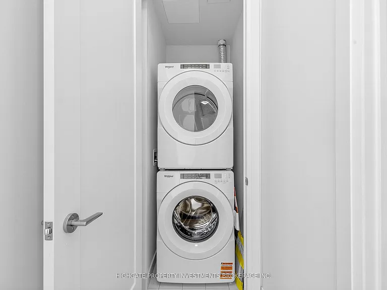 27 Korda Gate #Penthouse 101 — Photo 3