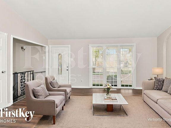 5th image of 8 Deerpath Dr
