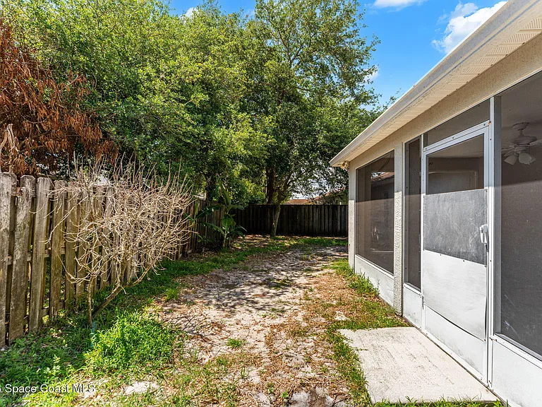 4211 Swanna Dr — Photo 11