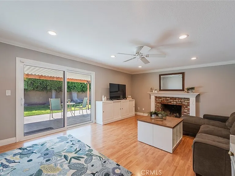 2436 E Tryon Ave — Photo 11