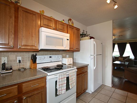 5th image of 9220 Snowberry Dr