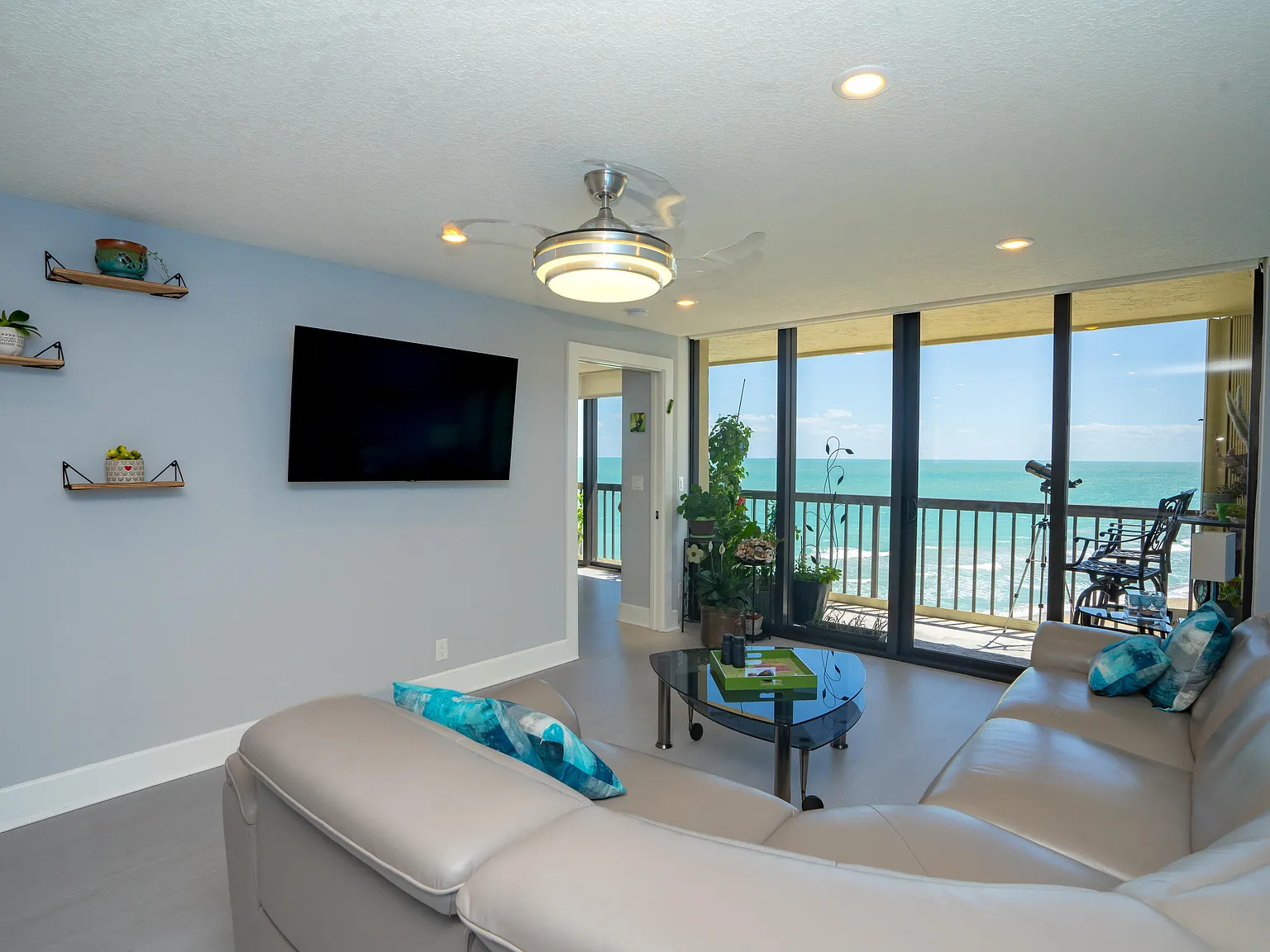 2 bed, 2.0 bath, 1224 sqft, $4,500 — Photo 3