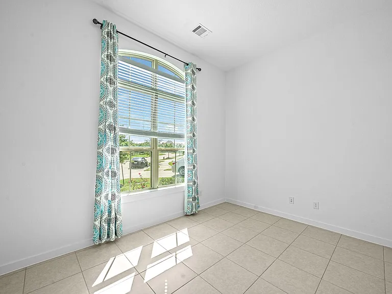 2221 Forest Trace Ln — Photo 6