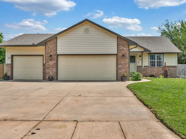 1509 Boxwood Ln, Haysville, KS 67060