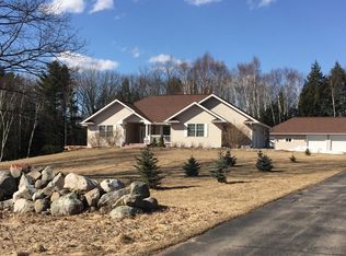7820 E Bar D Ranch Rd, Iron Mountain, MI 49801