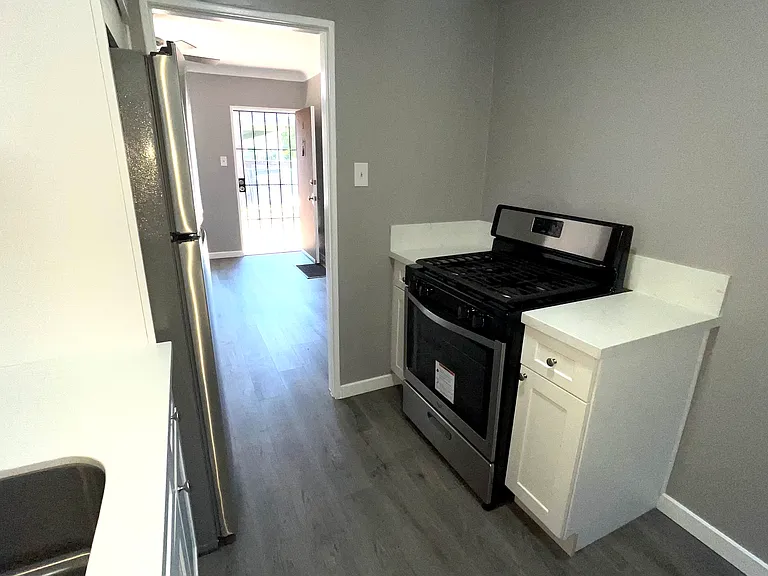 828 Linden Ave #3 — Photo 7