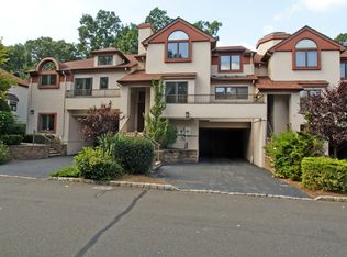 17 Schindler Ter, West Orange, NJ 07052