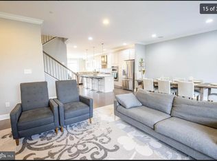 94 Parkview Cir #94, Wayne, PA 19087