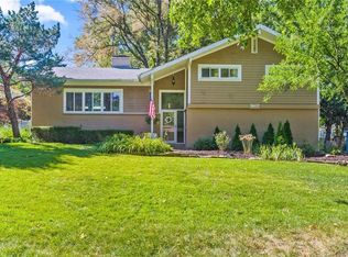 5607 W 98th Pl, Overland Park, KS 66207