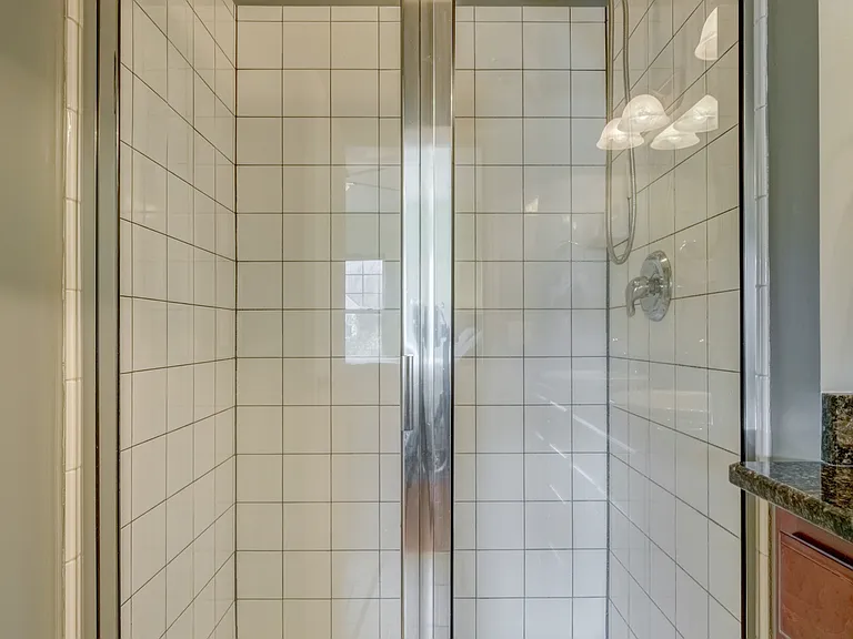 2310 Elliott Ave #502 — Photo 34