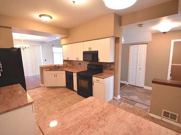 5th image of 1056 E Wilson Ave