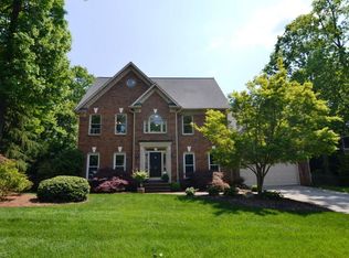 4 Primrose Ct, Greensboro, NC 27408