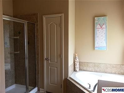4th image of 10319 Frederick Cir