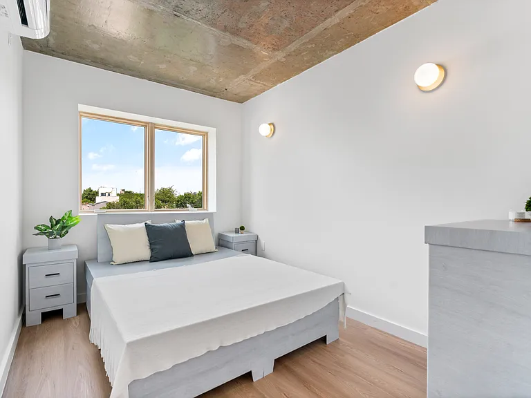 11 Weirfield St #4B — Photo 5