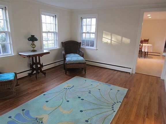 4th image of 464 Long Pond Dr