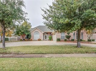 8225 Pecan Ridge Dr, North Richland Hills, TX 76182