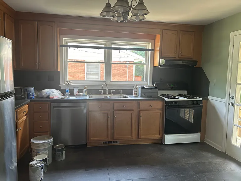 1626 Larkin St — Photo 9