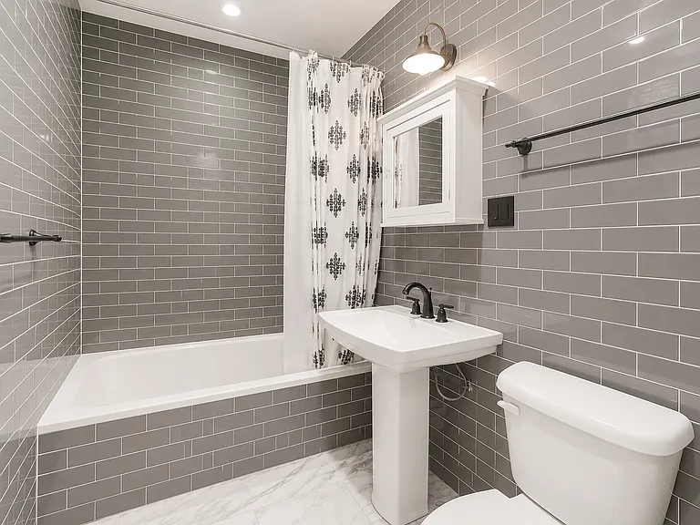 729 Meeker Ave #2I — Photo 7