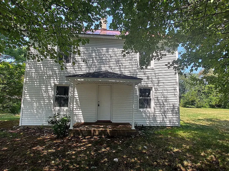 690 Route 524 — Photo 1