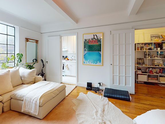 2nd image of 1 Christopher St APT 3D