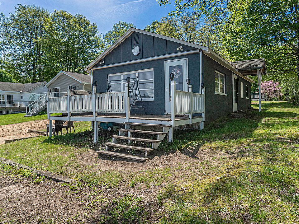 1st image of 47368 Woodland Dr