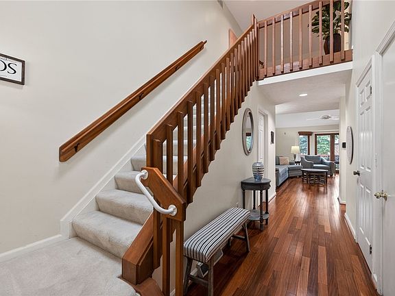 5th image of 21 Waterford Cir