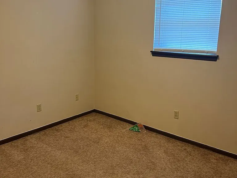 290 Apple Tree Ct #8 — Photo 6