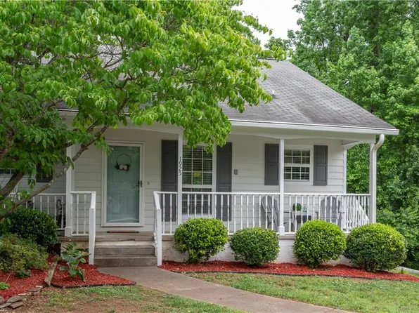 1925 Lantana Dr, Winston Salem, NC 27127