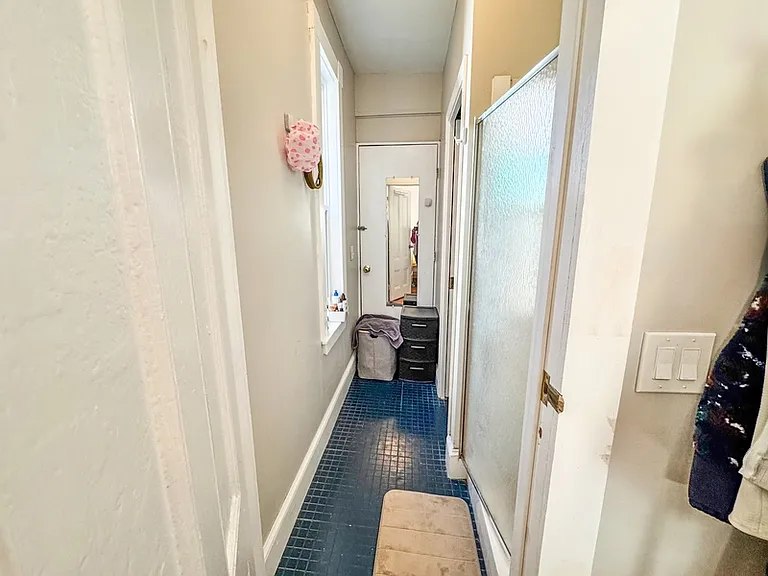35 1/2 Essex St #2 — Photo 16