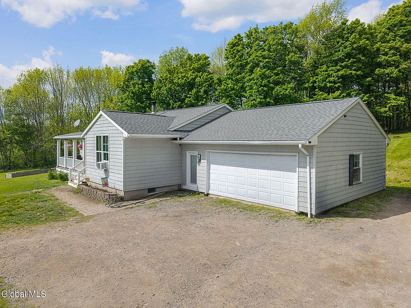 4th image of 121 Buck Hill Road