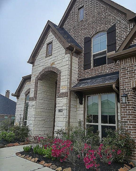 1st image of 27910 Colonial Point Dr