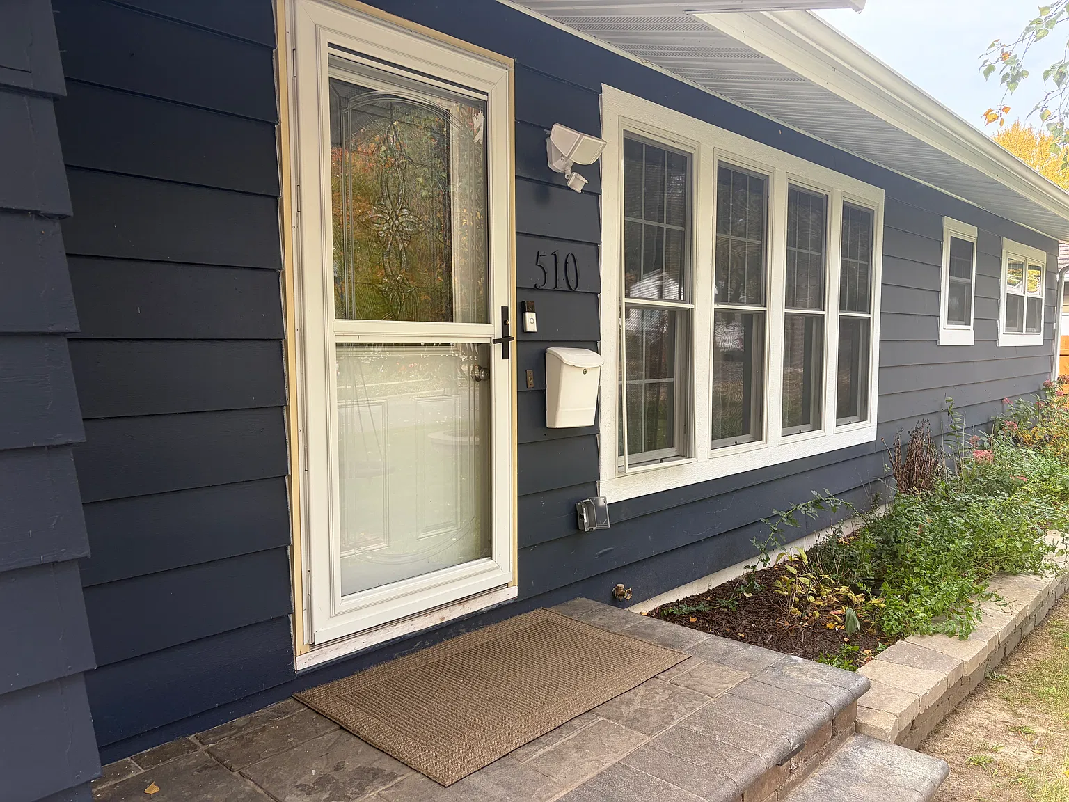4 bed, 1800 sqft, $2,750 — Photo 2