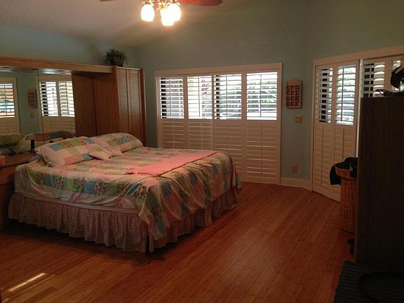 Home For Sale In Pinewood