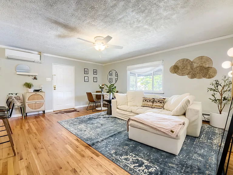 155 N Jackson St #8 — Photo 12