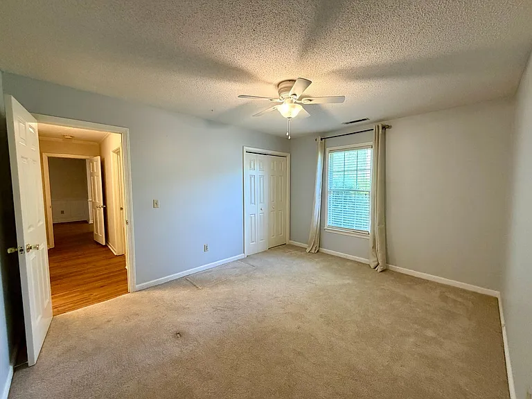 741 Henderson St — Photo 16
