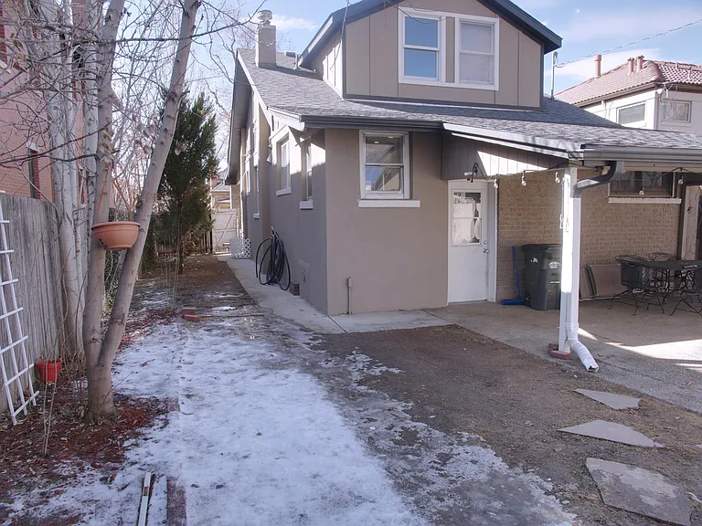 1018 S Race St — Photo 32