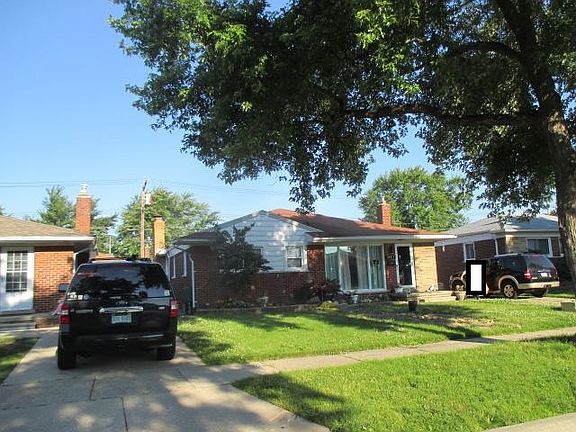 3rd image of 24417 Harmon St