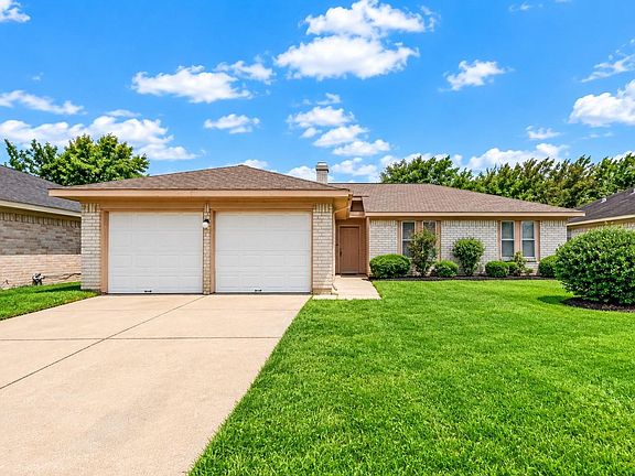 3rd image of 17726 Autumn Trails Ln