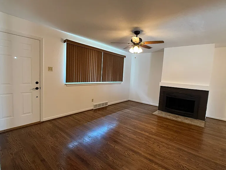 615 Loyola Dr — Photo 6
