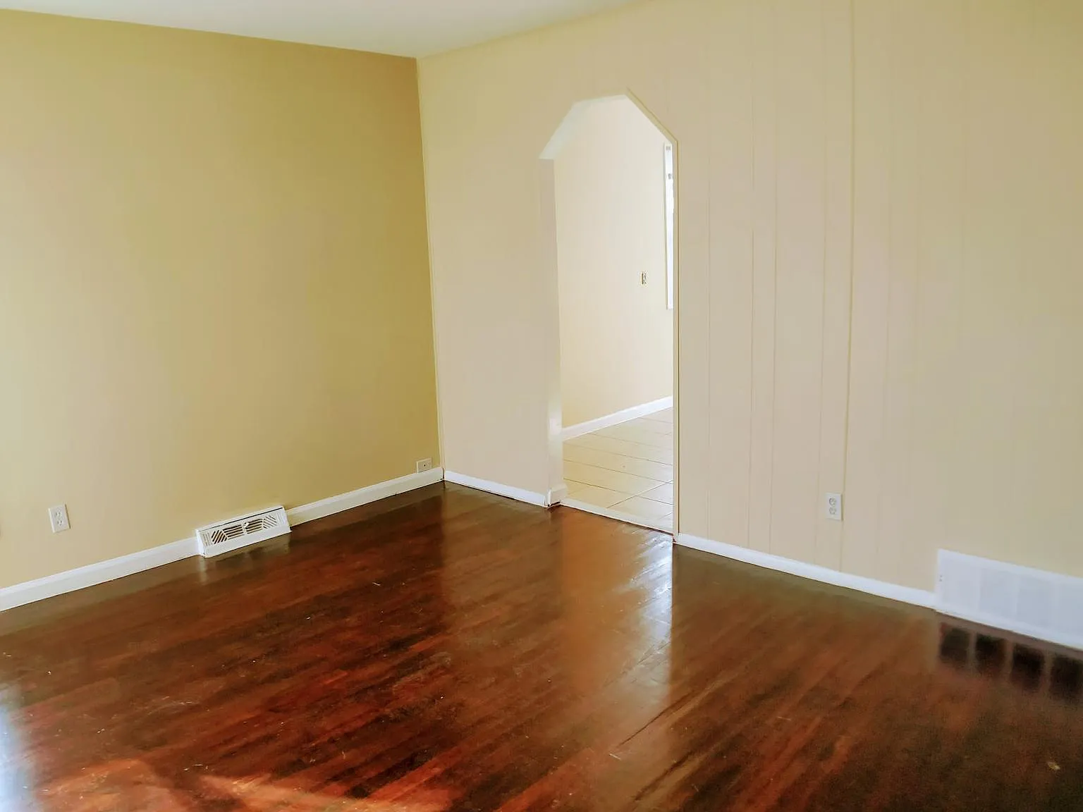 4 bed, 1000 sqft, $1,500 — Photo 4