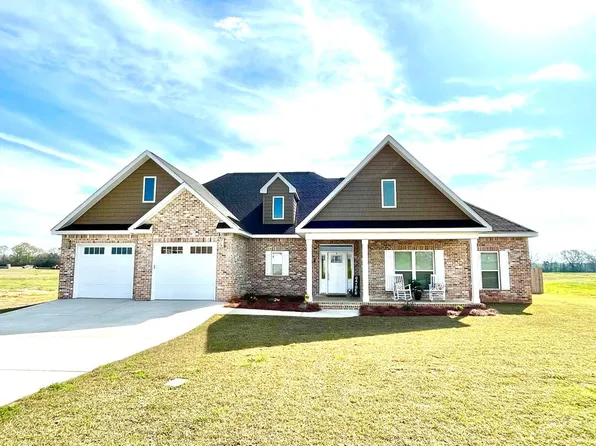 110 Heritage Way, Headland, AL 36345