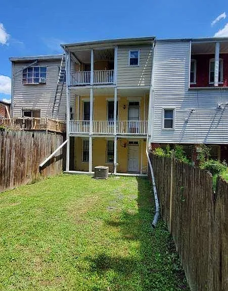 1109 W Clay St — Photo 18