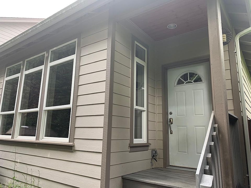1st image of 12602 10th Ave NE #A