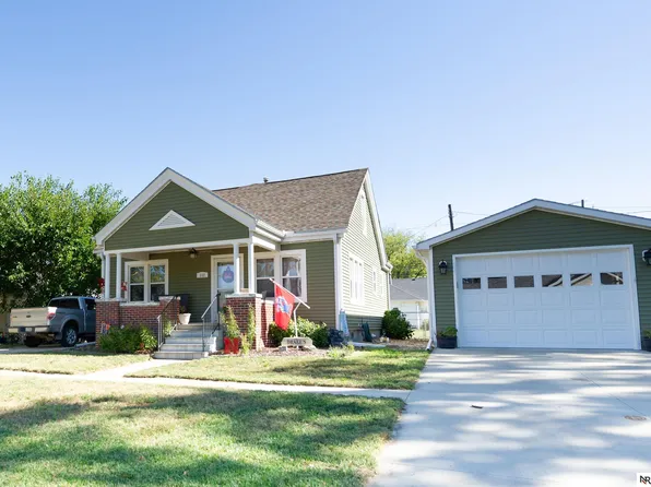 112 N School St, Wilber, NE 68465