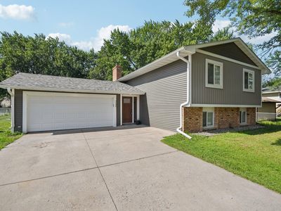 7625 84th Ave N, Brooklyn Park, MN, 55445